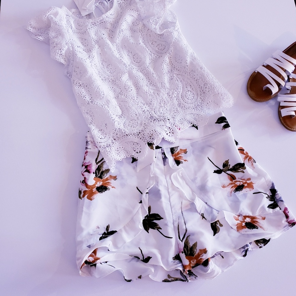 RE:NAMED Ruffled Floral Mini Shorts Size Large - Picture 7 of 7